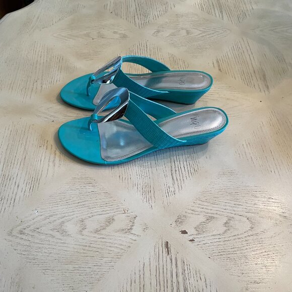 Impo Aqua Sandals - Picture 2 of 3